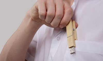 poor 3 Laundry Clip Flash Drive