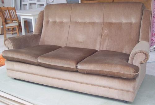 sofa cum pool table 1 Sofa and Pool Table Transforming Furniture