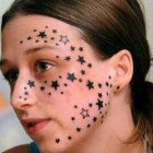 tattoo girl stars roundup 140x140 Michael Jackson RIP, Darth Vader Mask, Big Lebowski Bobble Heads and More [Walyou Roundup]