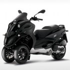 piaggio mp3 500 scooter 140x140 Coldplay Strawberry Swing, News Reporter Bloopers, Alice in Wonderland and More [Random Roundup]