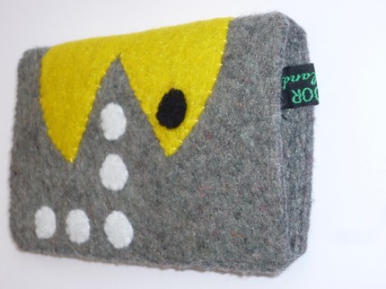 pacman ipod pouch