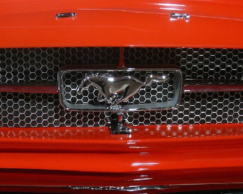 1965 Ford mustang pool table4 The Phenomenal 1965 Ford Mustang Pool Table Keeps You at the Wheel