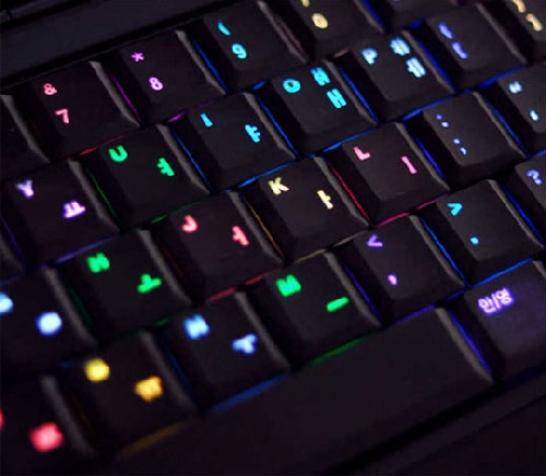 New Color Changing Luxeed U5 LED Keyboard1 The Colorful Luxeed U5 Dynamic Pixel LED Keyboard