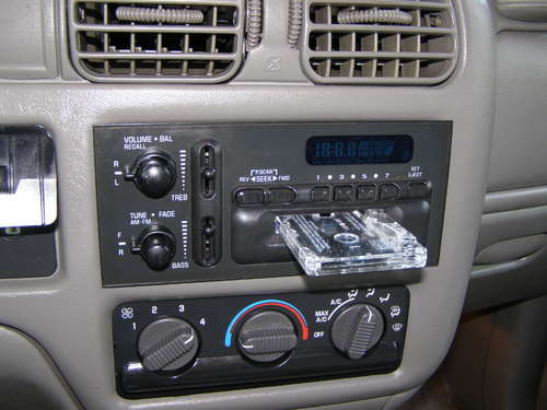 fake car stereo diy 16 Anti Theft Gadgets and Designs to Deter Thieves