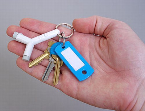 hijack_headphone_splitter_keyring