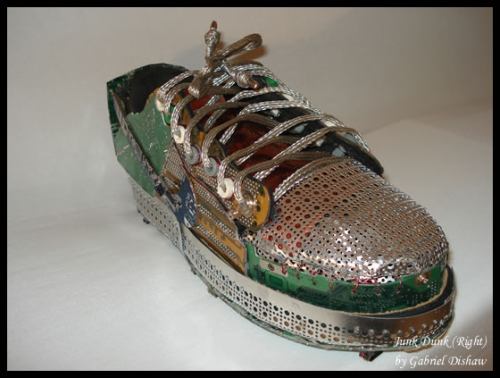 Circuitboard Shoes Run Down The Path Of Recycling reclcled sneaker 1