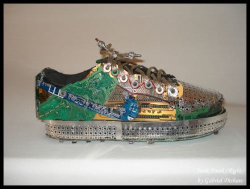 Circuitboard Shoes Run Down The Path Of Recycling reclcled sneaker 3