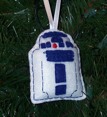 robotic r2d2 felt ornament