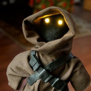 star wars jawa sparkling eyes diy project star wars jawa sparkling eyes diy project 300x300 Star Wars Jawa Doll With Sparkling LED Eyes