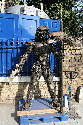 junk predator 1 Steampunk Alien And The Predator Reincarnated from Metal Parts