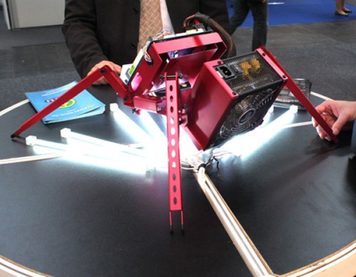 [Image: lian-li-spider-case1.jpg]