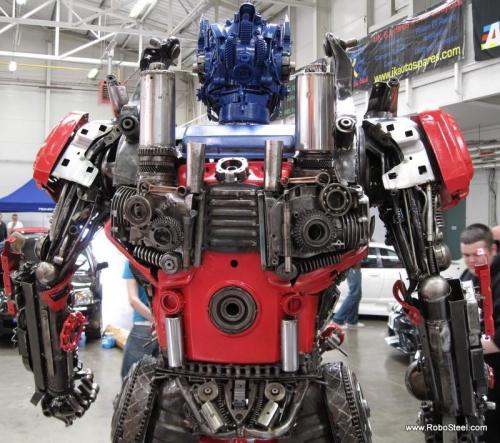 steeltransformer5 Recycled Steel Optimus Prime Transformer is Popular With the Ladies