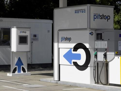 tankpitstop robot TankPitstop Robot Fills Your Car with Fuel without You Having to Lift a Finger!