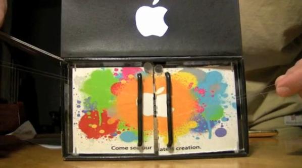 Apple Store Diorama 2 Apple Fan Builds a Cool Apple Store Diorama!