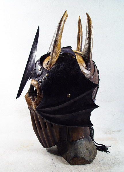Sauron 2 3 Dark Lord Sauron Sculpture is Truly Frightening