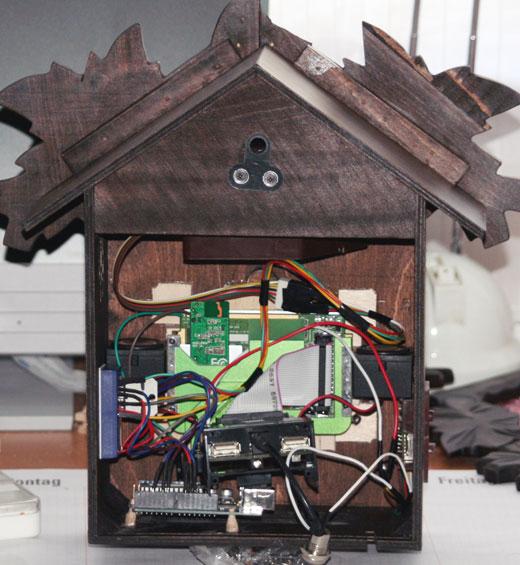 Twitwee Bird Twitter Bird Cuckoo Clock Will Tweet You All Your Alerts