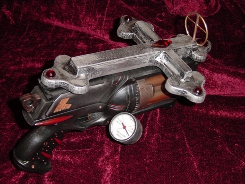 Weapon With Cross1 The Steampunk Gun with a Cross: The Power Compels You