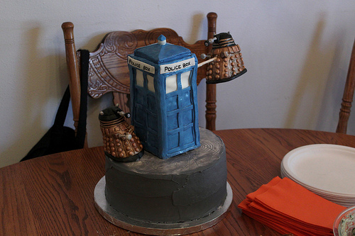 dr who cake The Doctor Whos Tardis Birthday Cake Makes You Want Time Travel
