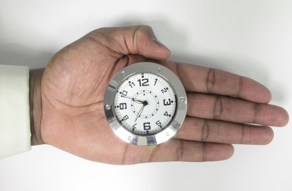 spy clock1 Mini Detective Clock to Spy on all Unnoticed Movements