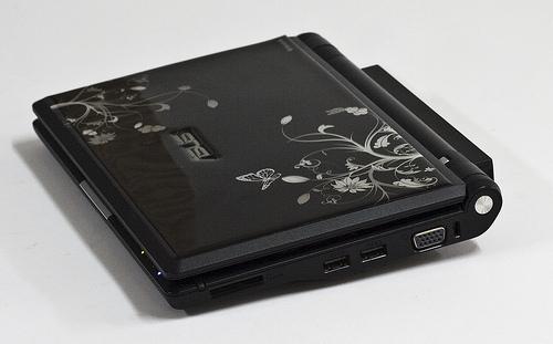 eeepc table mod 3 EeePC 701 Tablet Mod Gives iPad a Run for Its Money
