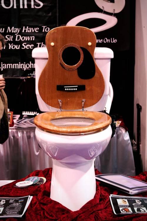 3 guitar toilet