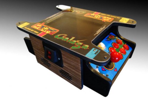 miniarcadegame1 Miniature Arcade Gaming Table Goes Retro Without the Size