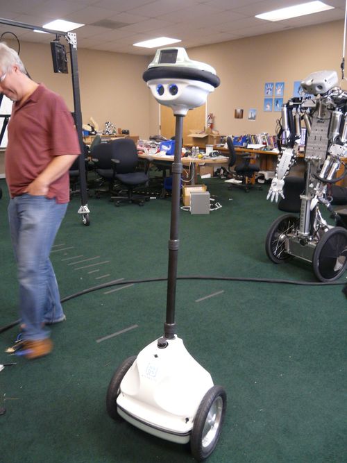 qb travel robot image qb travel robot image 13 Cool Travel Assist Robots