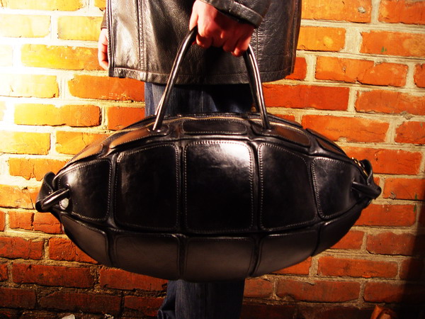 Leather transformer 1 If You Think Only Machines Can Transform, Think Again with the Transforming Bag