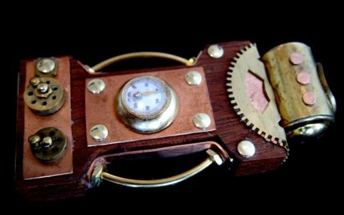 Steampunk USB Drive 1 The Steampunk USB Drive with Narrow Bridge Sign