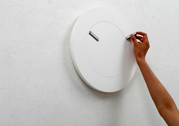 front and back clock design2 Innovative and Minimalist “Front and Back” Clock Design