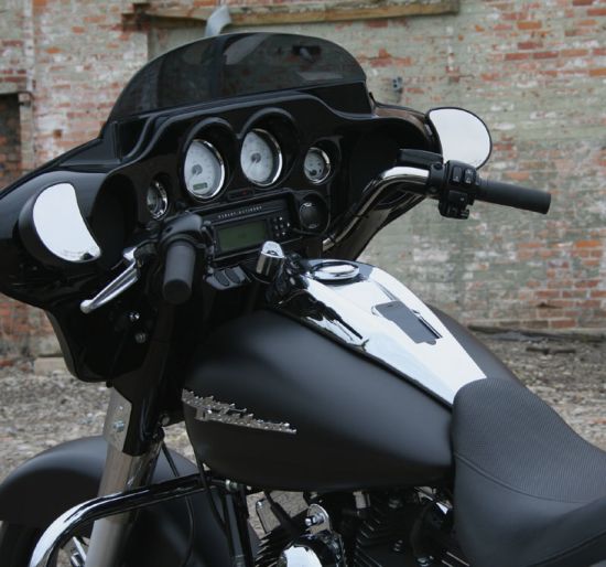 Dashlink docking console for iphone ipod 2 Integrating Technology: The Harley and the iPhone/iPod Connection
