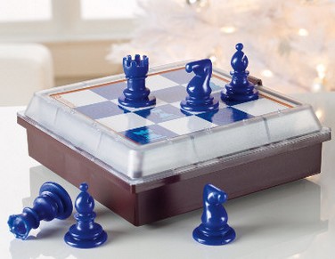 solitairechess small1 Solitaire Chess lets you Play Against Yourself