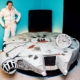 Millennium Falcon Bed Allows Star Wars Fans to Have Sci-fi Dreams