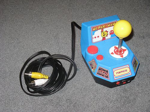 vintage pacman arcade console