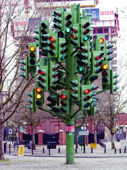 metallic traffic light tree