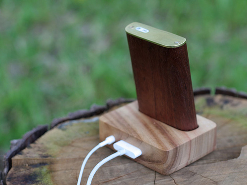 wooden ipod with mini dock