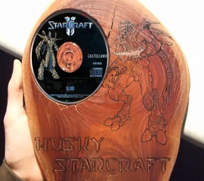 starcraft 2 wood burning cd holder image