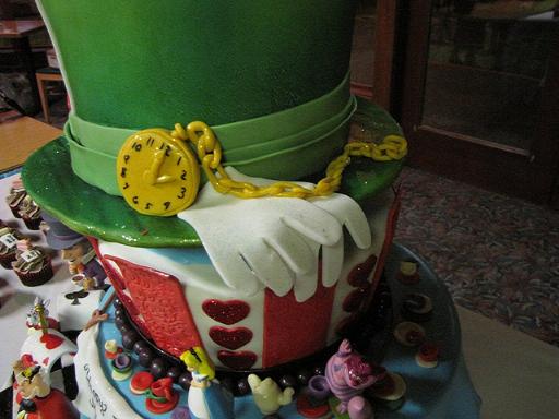 wonderland cake 4